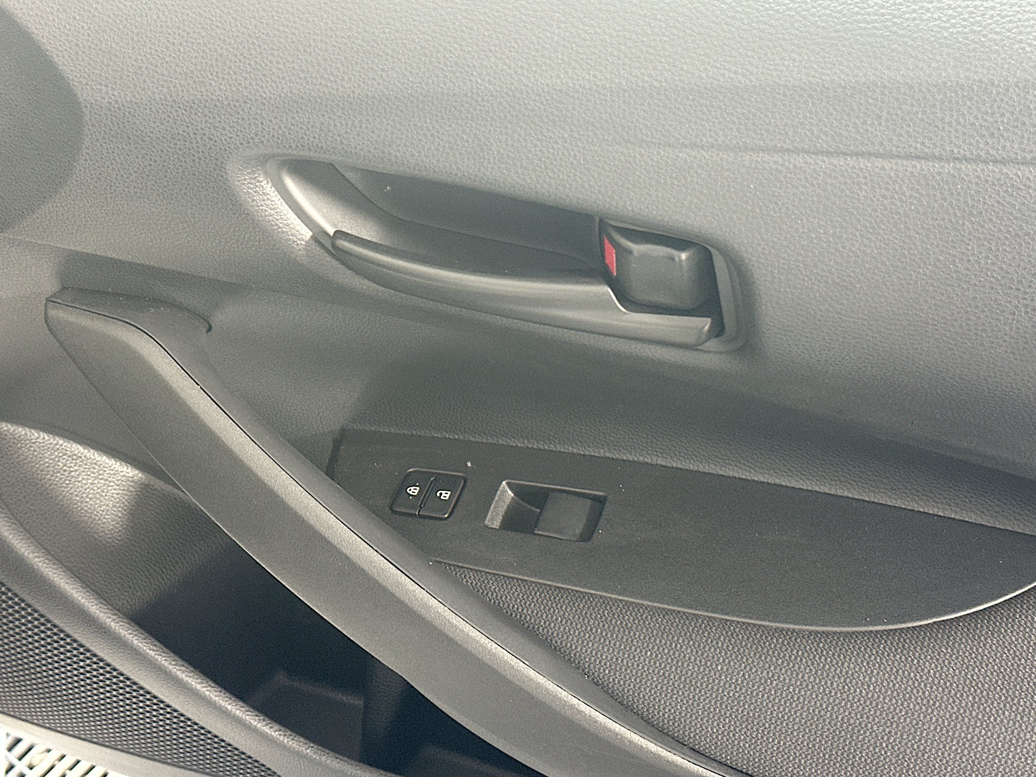 Used 2025 Toyota Corolla LE FWD image 28