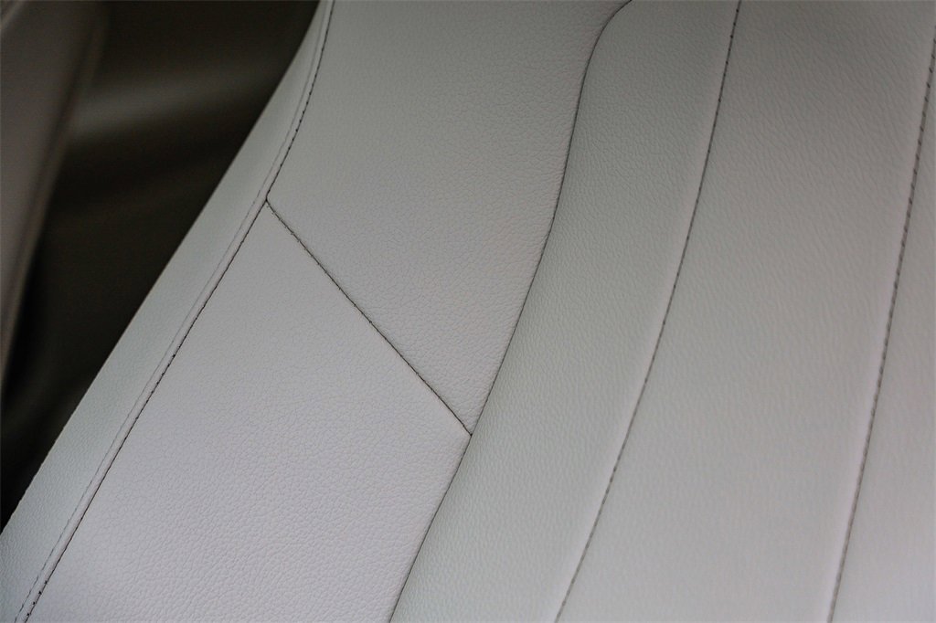 Used 2022 Mercedes-Benz EQB 300 4MATIC image 25