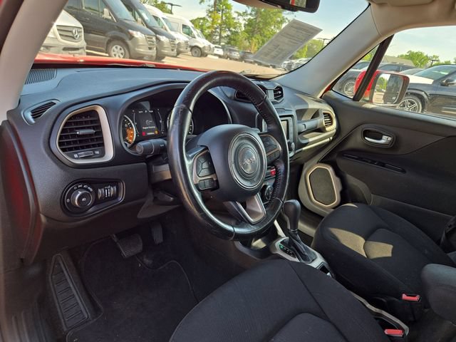 Used 2017 Jeep Renegade Latitude w/ Popular Equipment Group FWD image 26