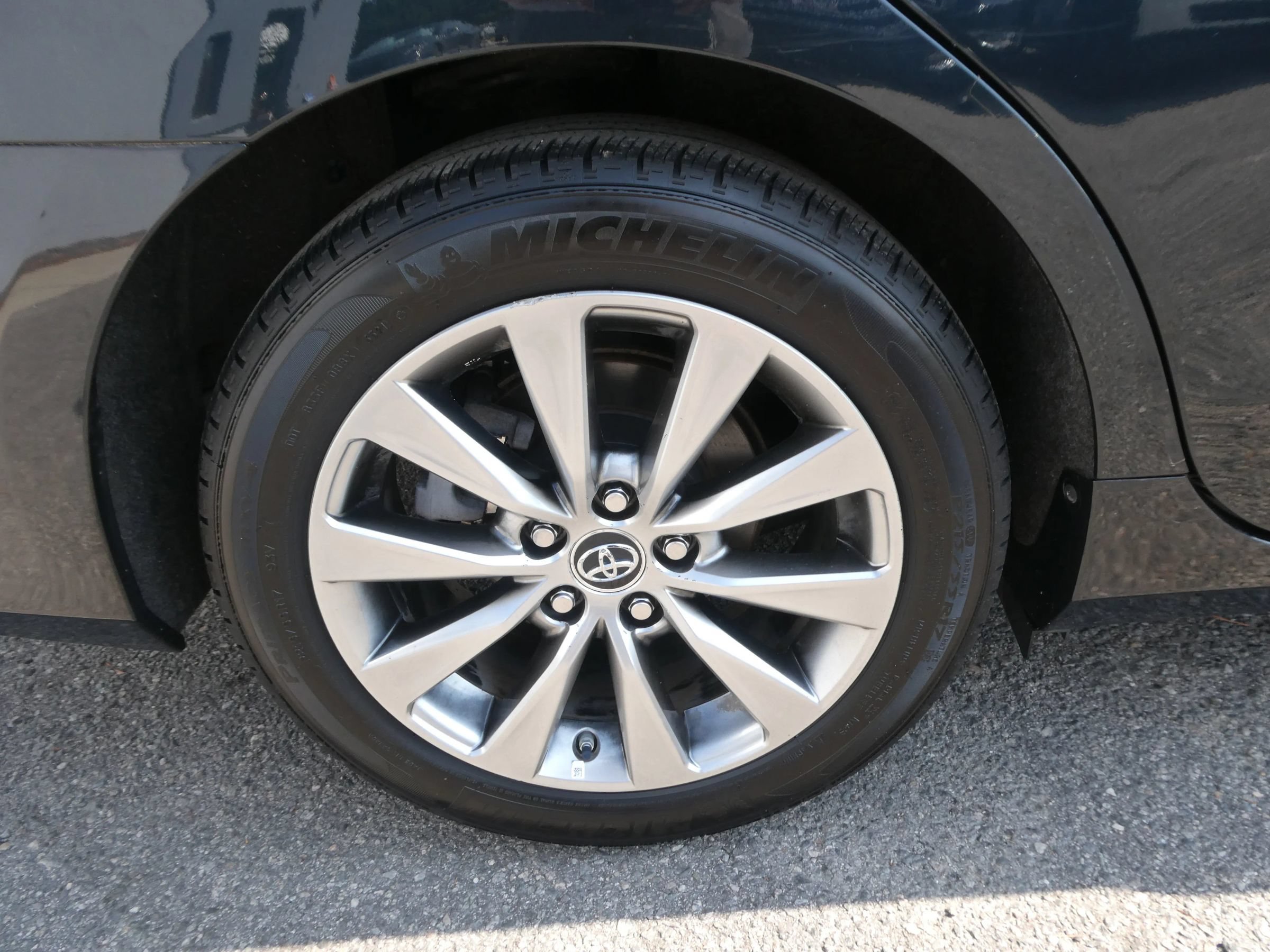 Used 2015 Toyota Camry XLE FWD image 34
