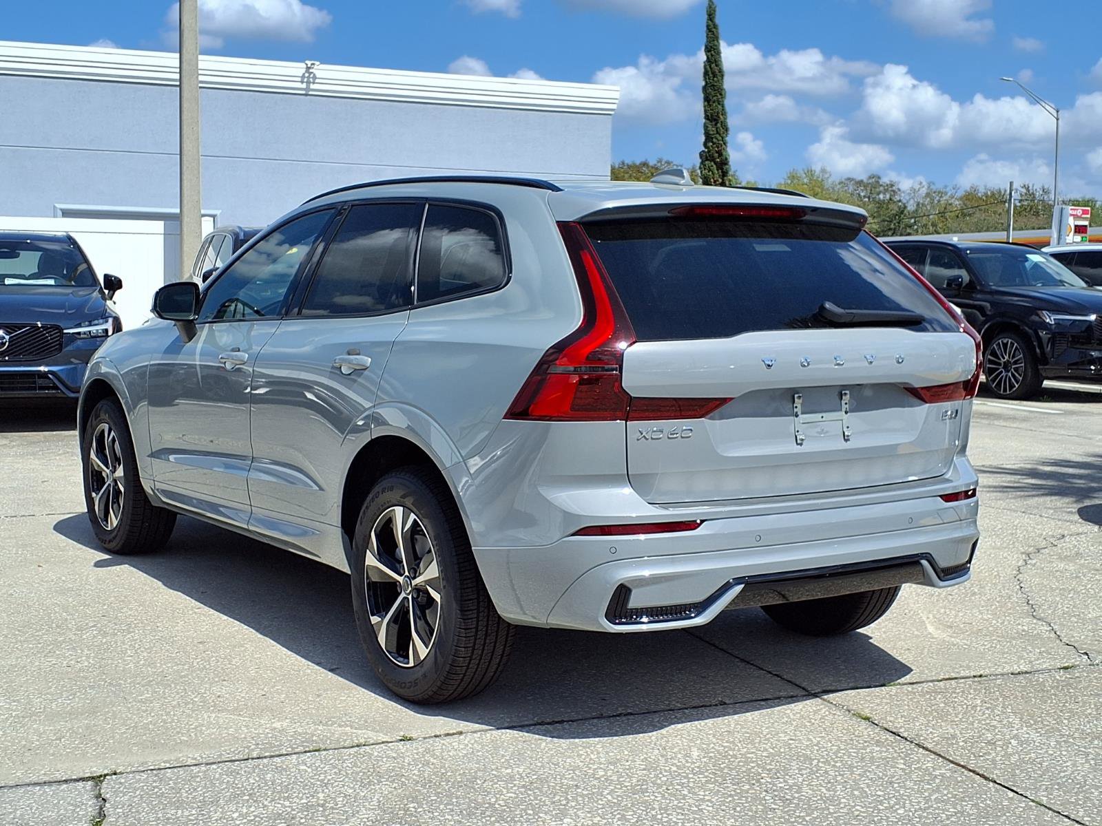 New 2026 Volvo XC60 B5 Core w/ Protection Package Premier AWD/4WD image 5