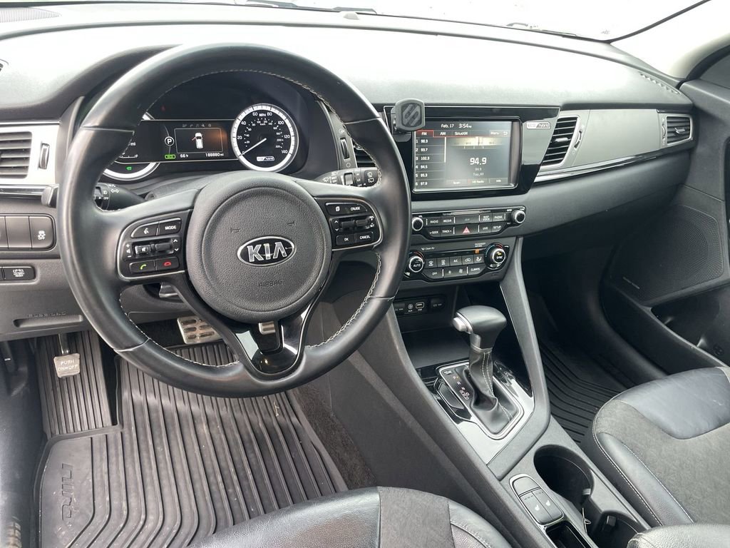 Used 2017 Kia Niro EX image 11