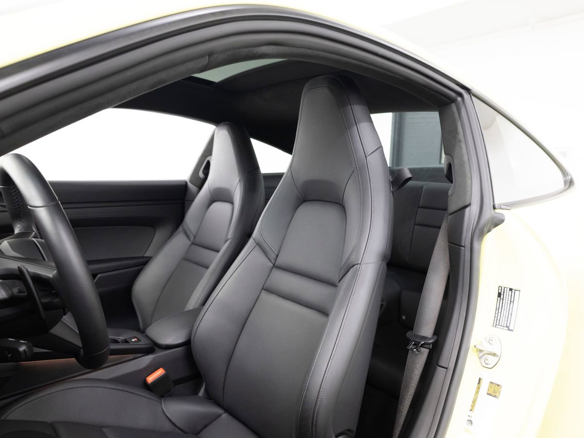 Certified 2025 Porsche 911 Carrera GTS image 5