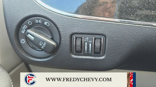 Used 2014 Chrysler Town & Country Touring-L FWD image 8