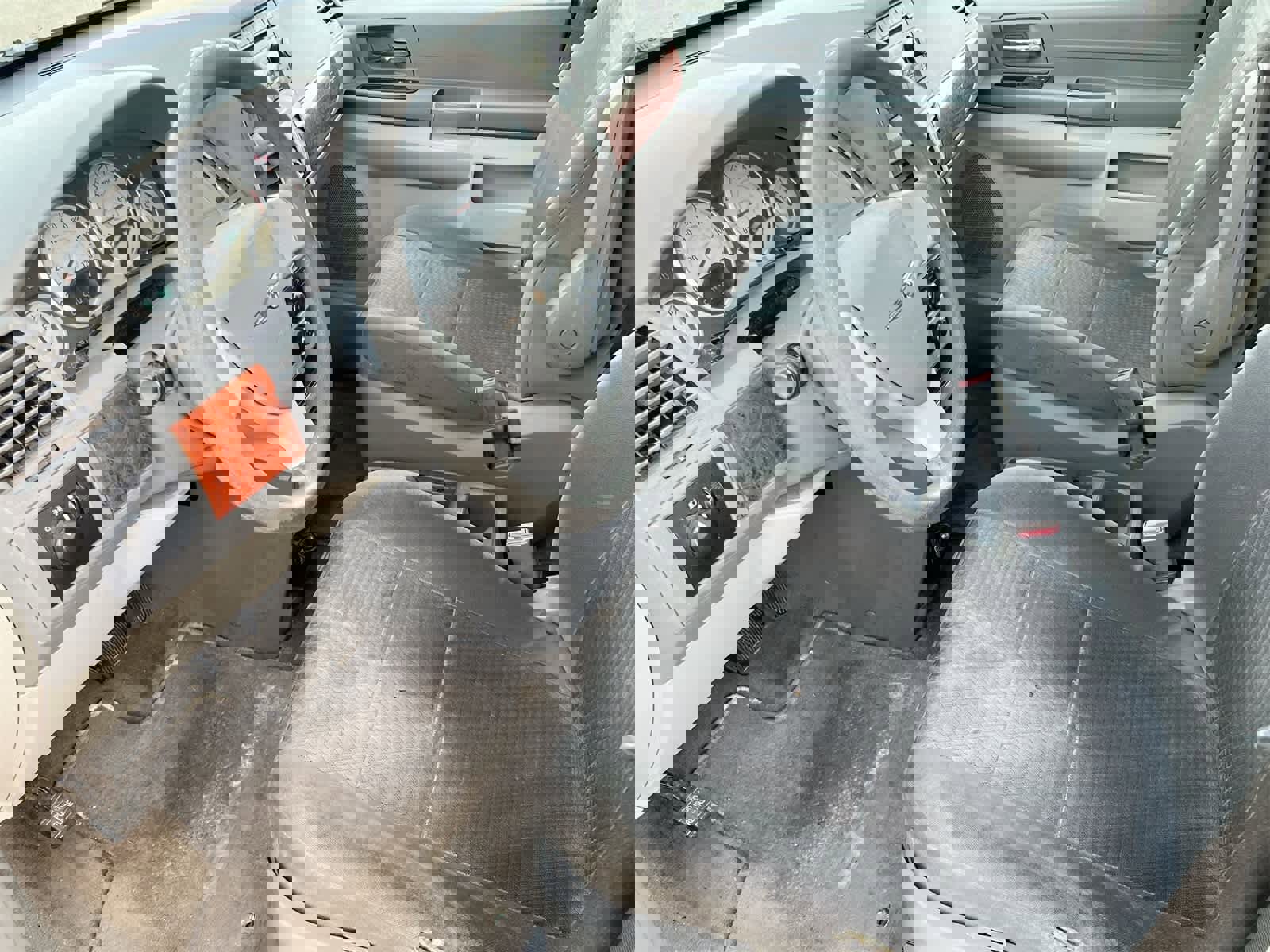 Used 2009 Chrysler Town & Country LX image 10