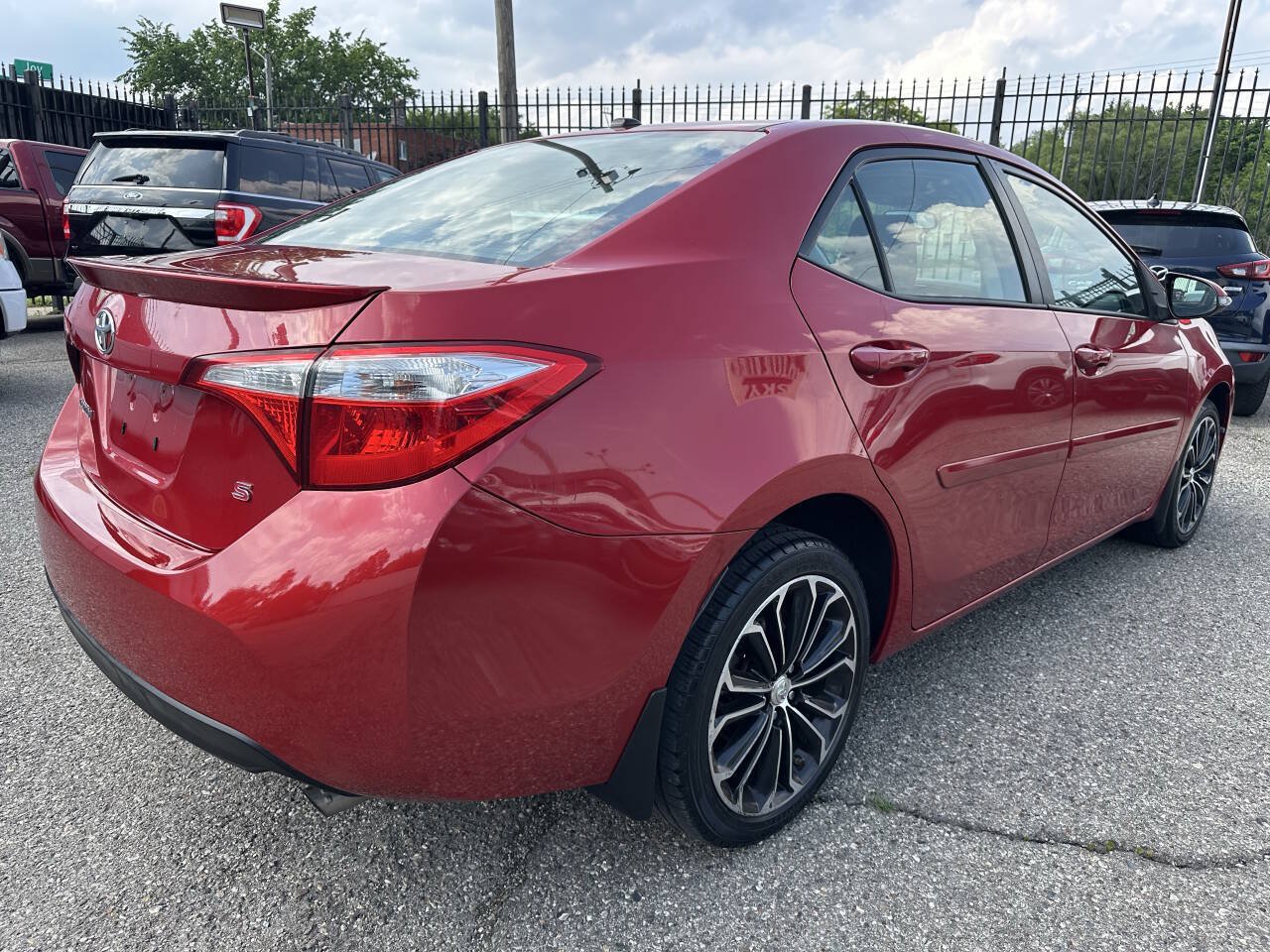 Used 2015 Toyota Corolla S Premium FWD image 5