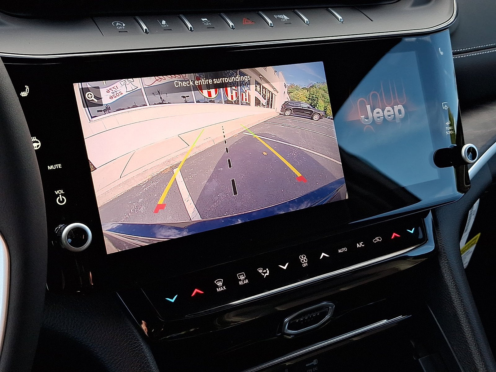 New 2027 Jeep Grand Cherokee Limited AWD/4WD image 13