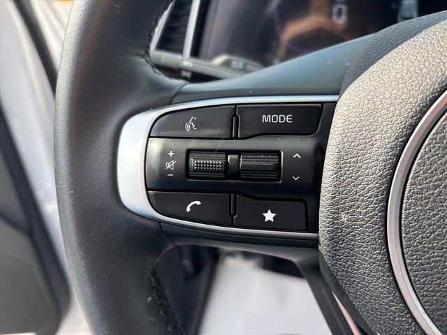 Used 2025 Kia Sportage EX image 15