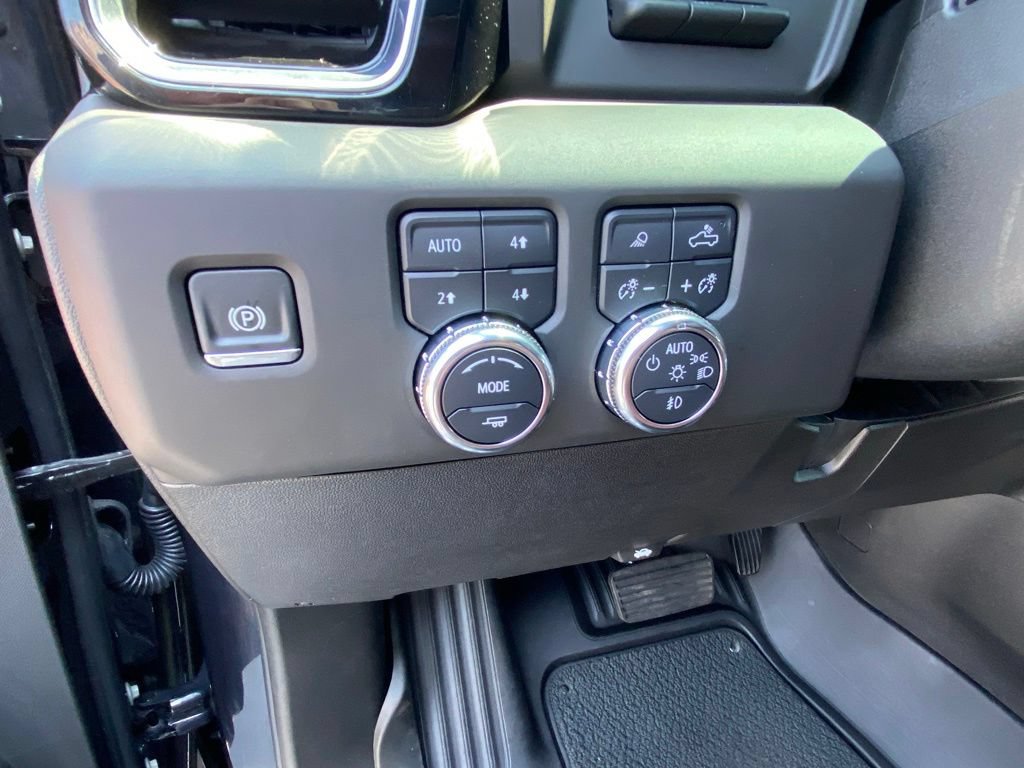 Used 2025 GMC Sierra 2500 Denali Ultimate w/ Max Trailering Package AWD/4WD image 12