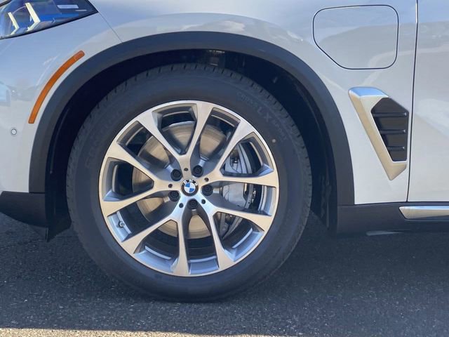 Used 2026 BMW X5 xDrive50e w/ Executive Package image 10