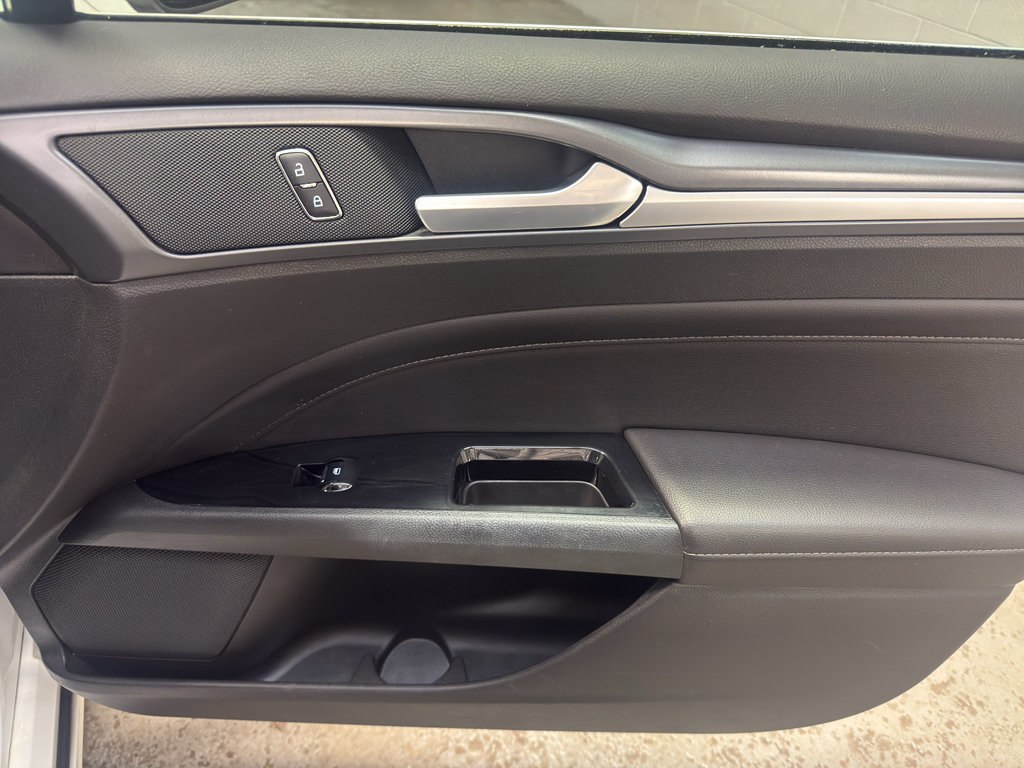 Used 2014 Ford Fusion Titanium FWD image 20
