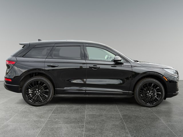 Used 2024 Lincoln Corsair AWD w/ Equipment Group 101A image 2
