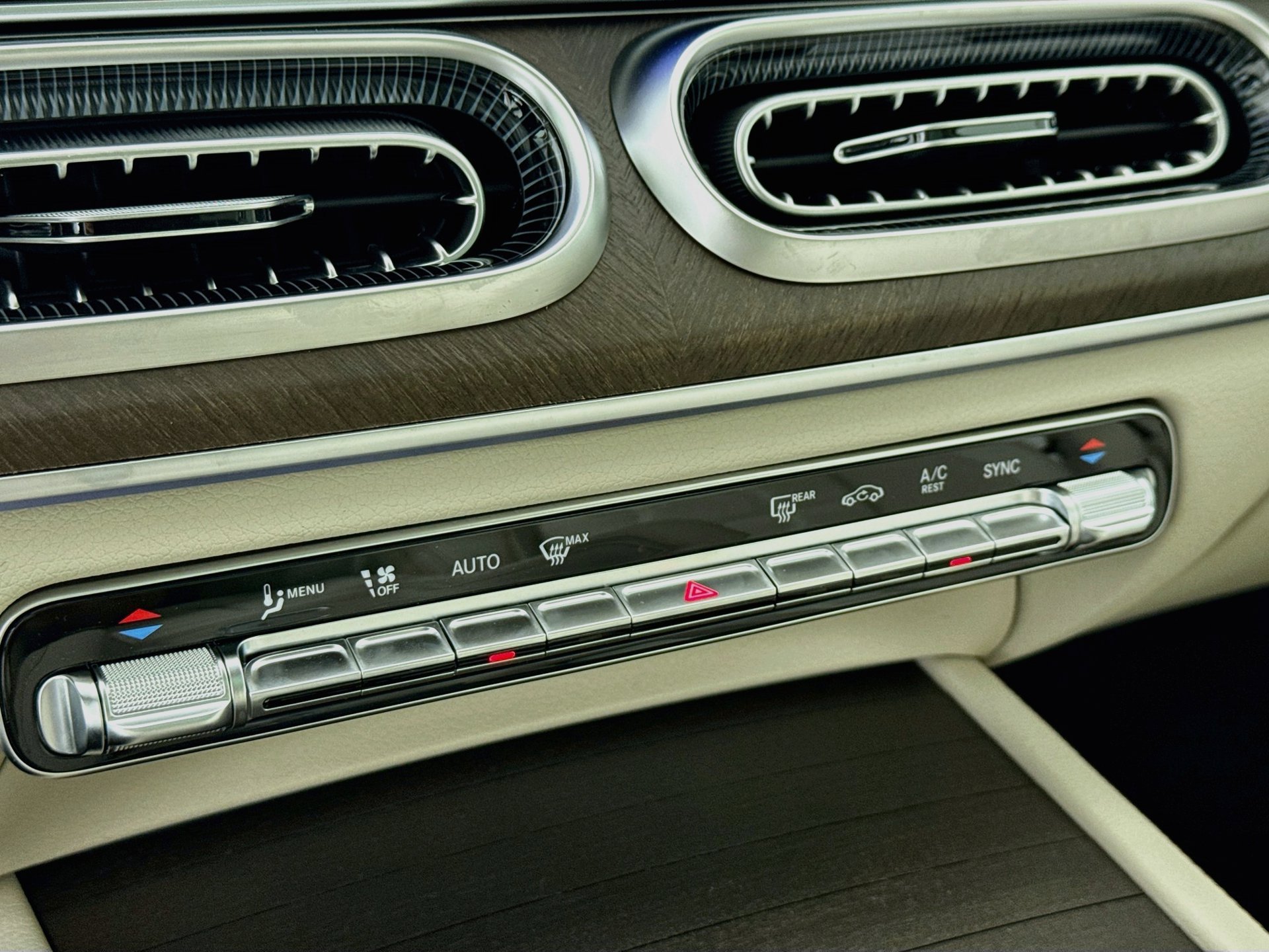 New 2027 Mercedes-Benz GLS 450 4MATIC image 17