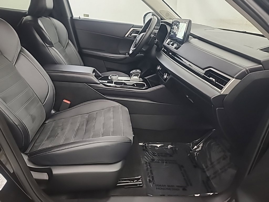 Used 2025 Mitsubishi Outlander SE AWD/4WD image 14