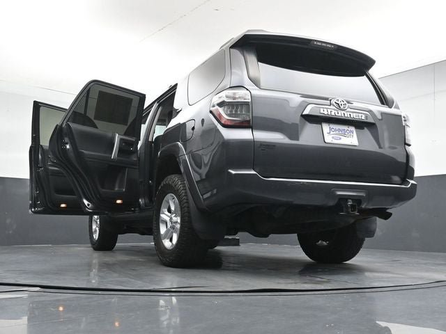 Used 2022 Toyota 4Runner SR5 Premium w/ Moonroof Package AWD/4WD image 38