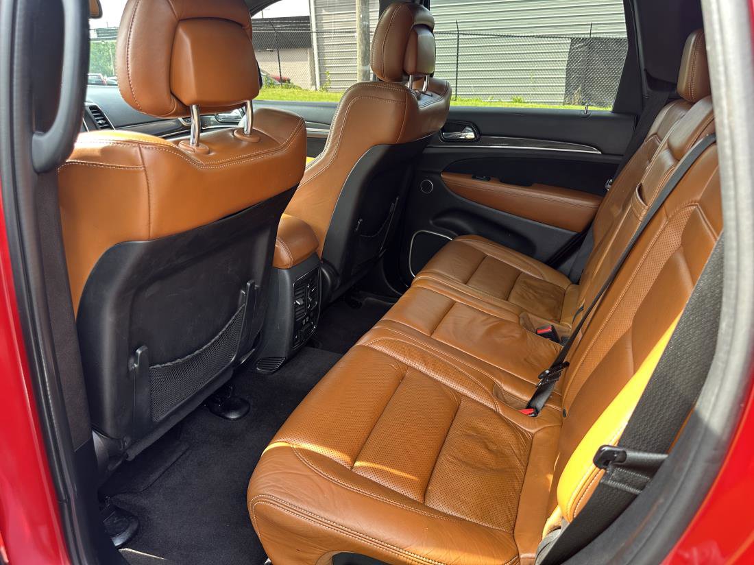 Used 2016 Jeep Grand Cherokee SRT image 12