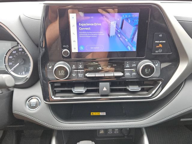 Used 2023 Toyota Highlander XLE FWD image 9