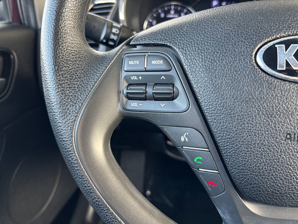 Used 2018 Kia Forte LX w/ LX Rear Camera Package image 11
