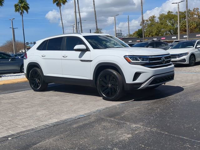Certified 2023 Volkswagen Atlas Cross Sport SE w/ Black Wheel Package image 2
