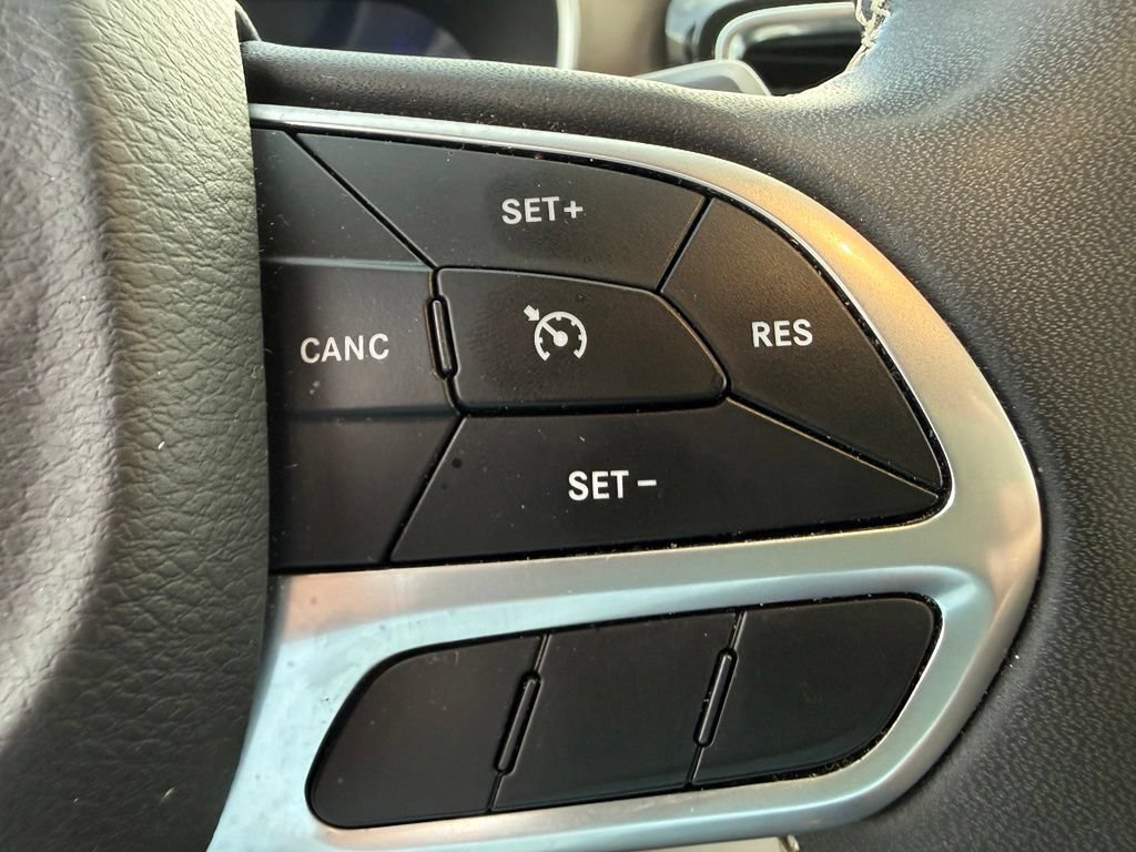 Used 2024 Chrysler Voyager LX FWD image 17