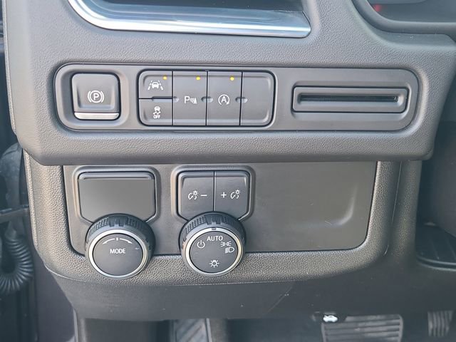 Used 2024 Chevrolet Suburban Premier image 27