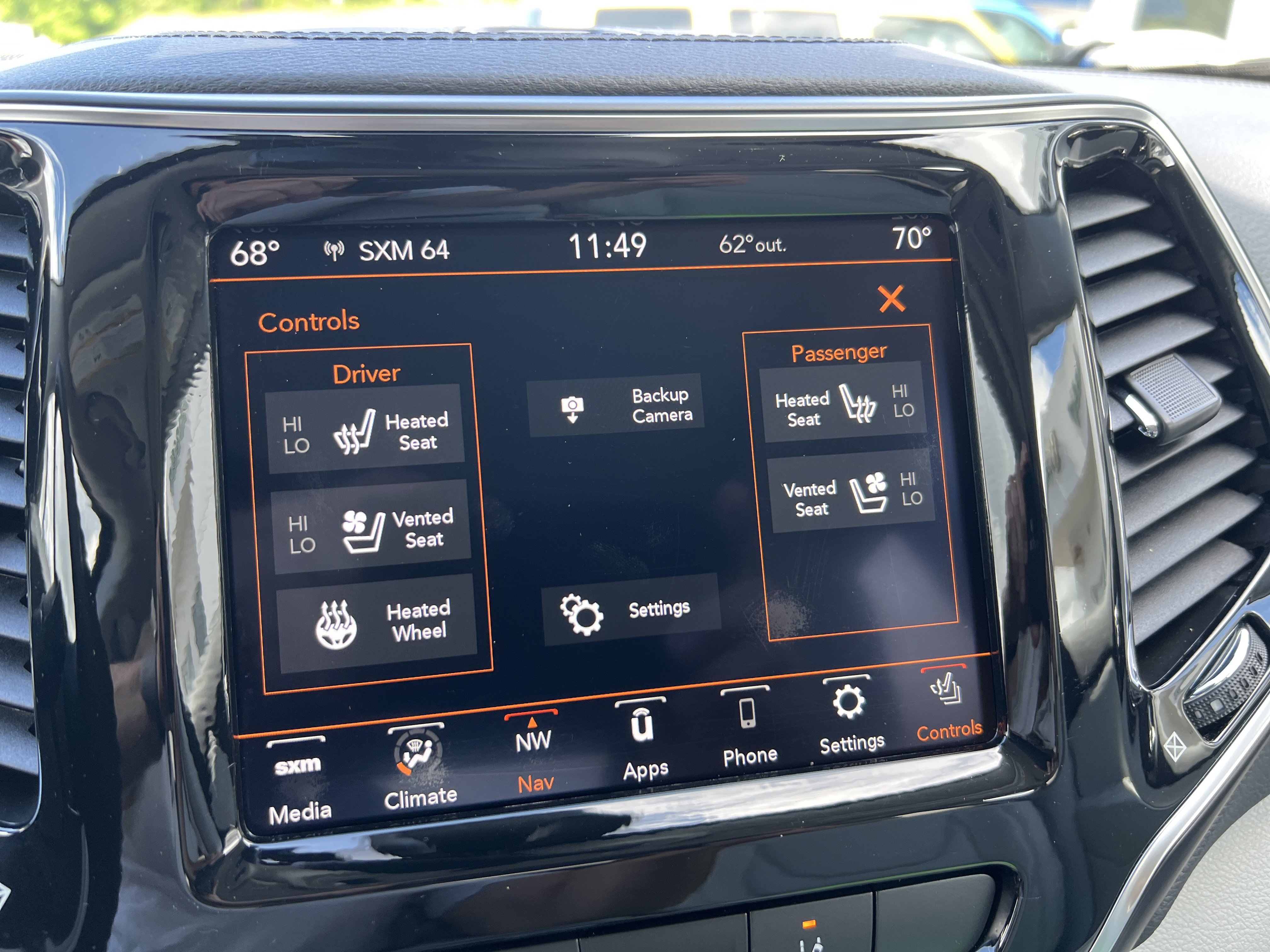 Used 2020 Jeep Cherokee Limited w/ Technology Group AWD/4WD image 21