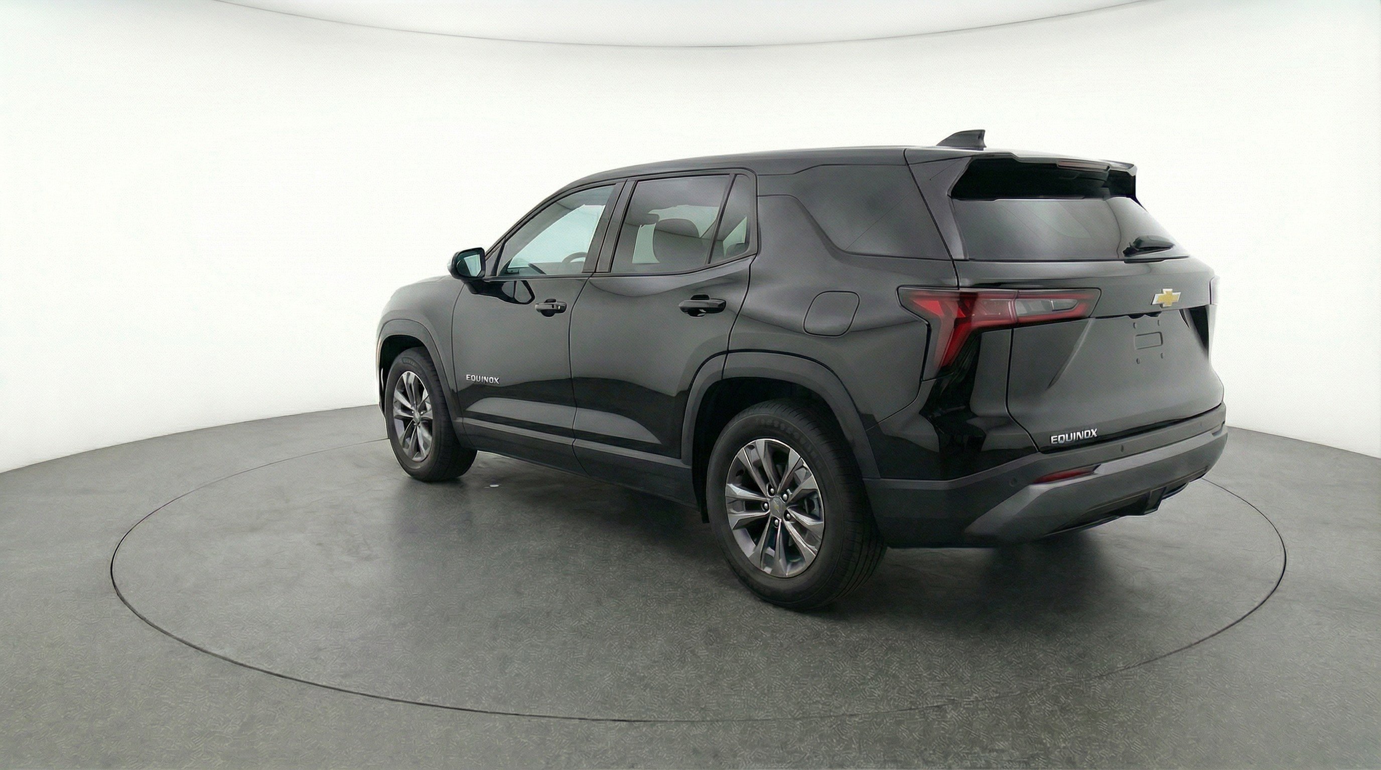 Used 2025 Chevrolet Equinox LT FWD image 6