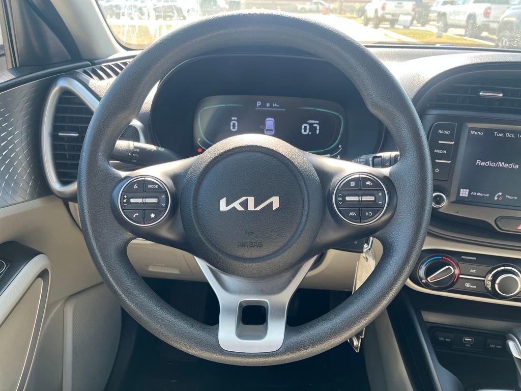 Used 2023 Kia Soul LX image 18