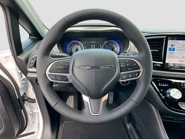 New 2026 Chrysler Pacifica Pinnacle image 7