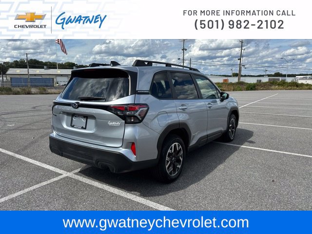 Used 2025 Subaru Forester Premium AWD/4WD image 5