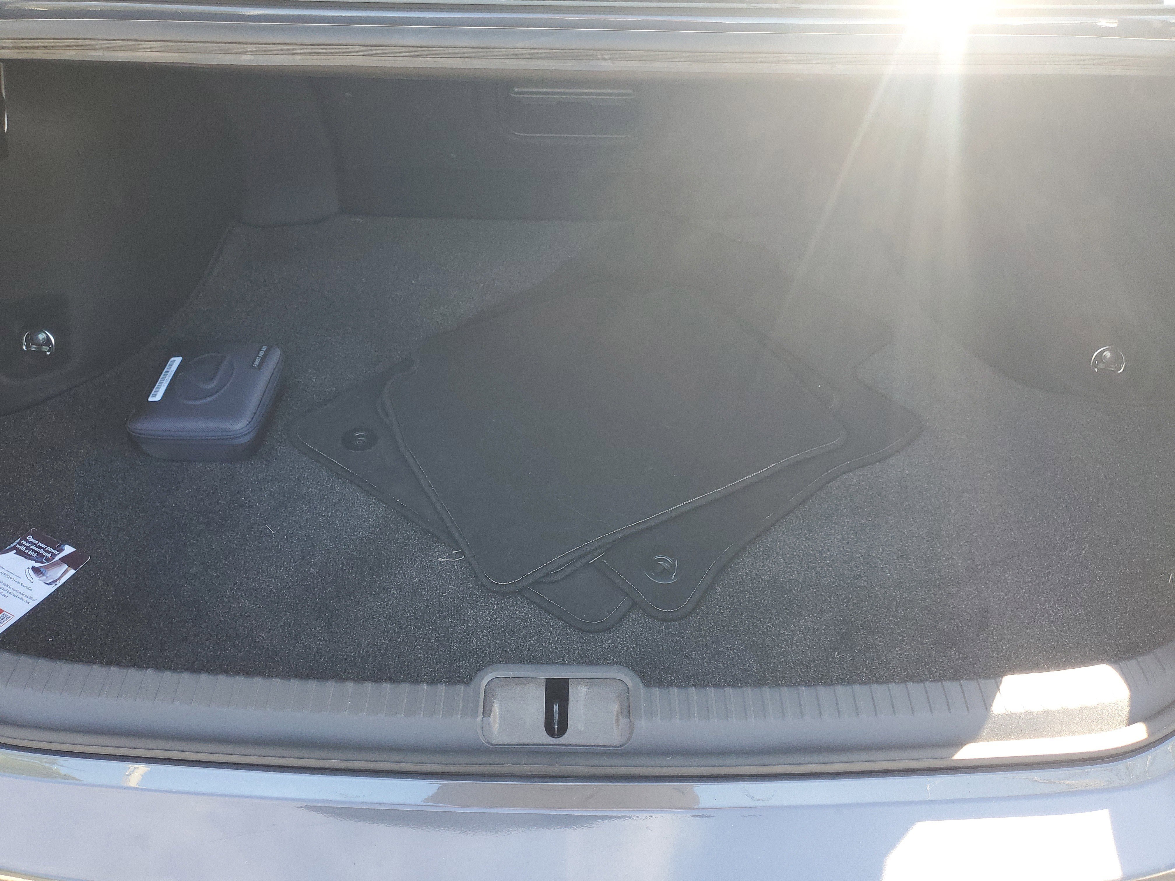 Used 2023 Lexus ES 300h w/ Premium Package image 10