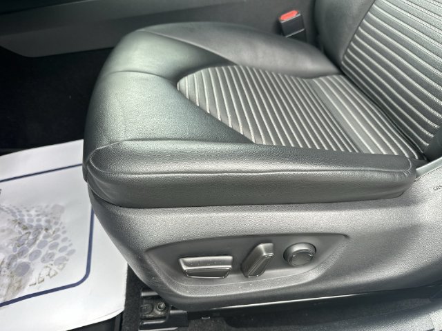 Used 2018 Toyota Camry SE FWD image 17