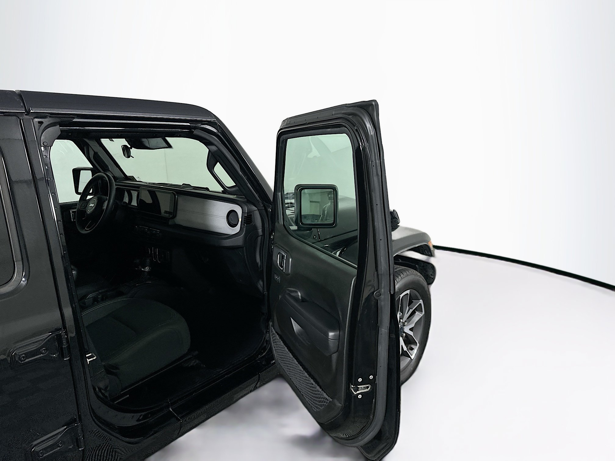 Used 2024 Jeep Wrangler Unlimited AWD/4WD image 29
