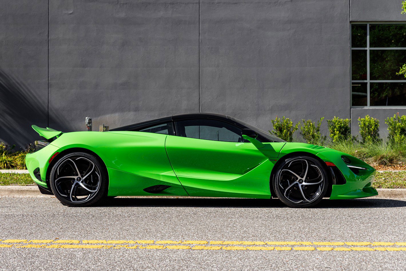 Used 2024 McLaren 750S image 4