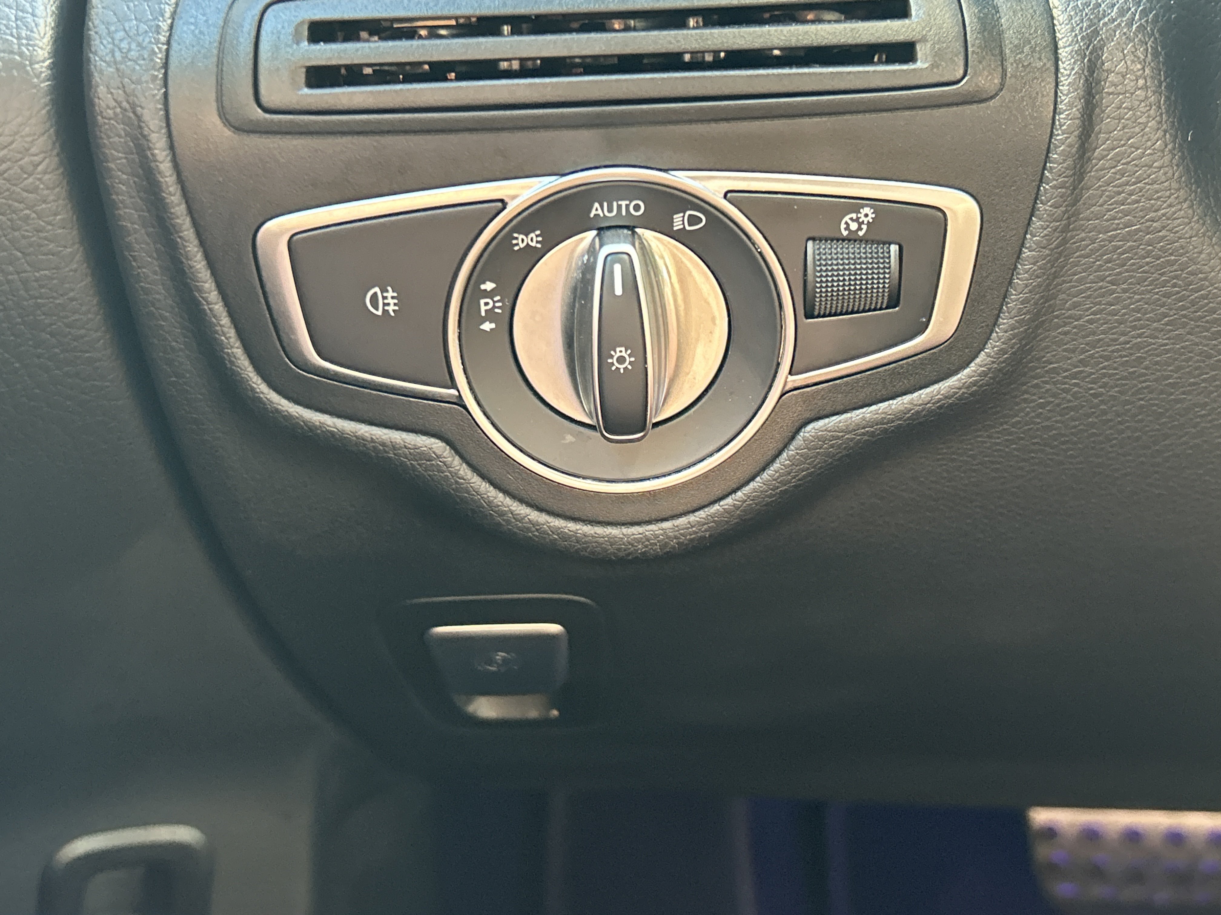Certified 2021 Mercedes-Benz GLC 43 AMG 4MATIC image 37