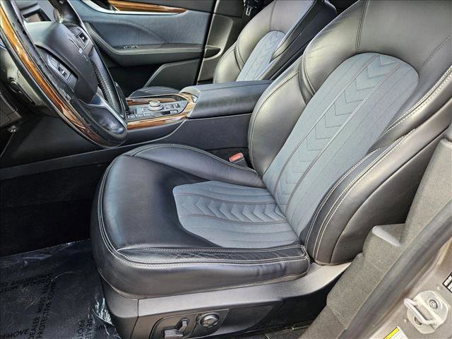 Used 2019 Maserati Levante GranLusso image 16