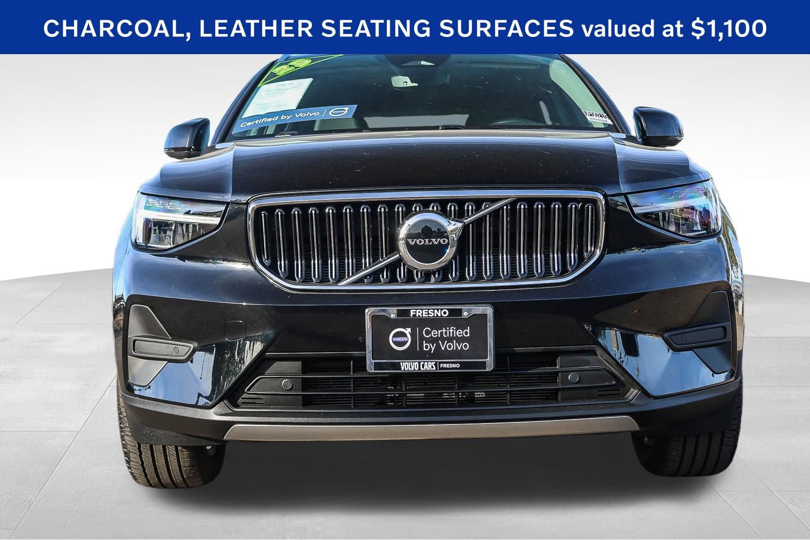 Used 2025 Volvo XC40 B5 Core image 2