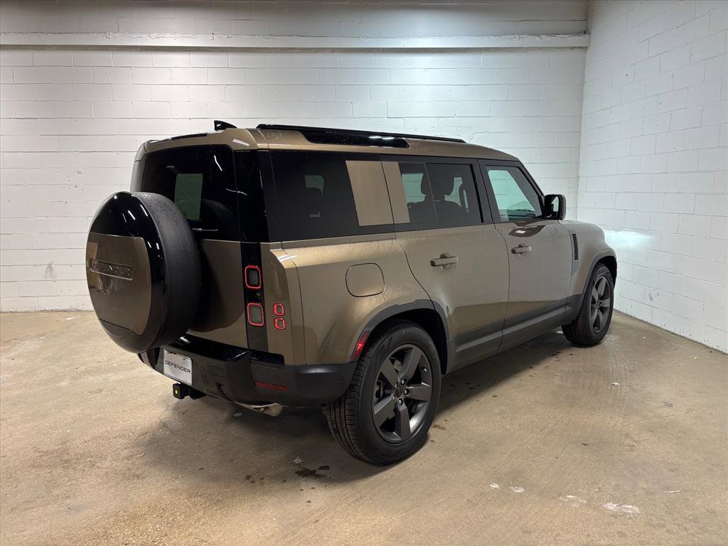 Used 2026 Land Rover Defender 110 S image 6