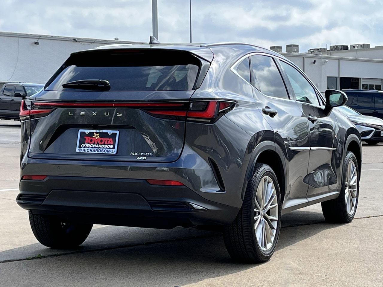 Used 2025 Lexus NX 350h AWD w/ Accessory Package (2T) image 4