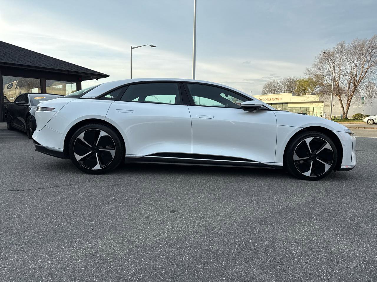Used 2023 Lucid Air Pure AWD/4WD image 16