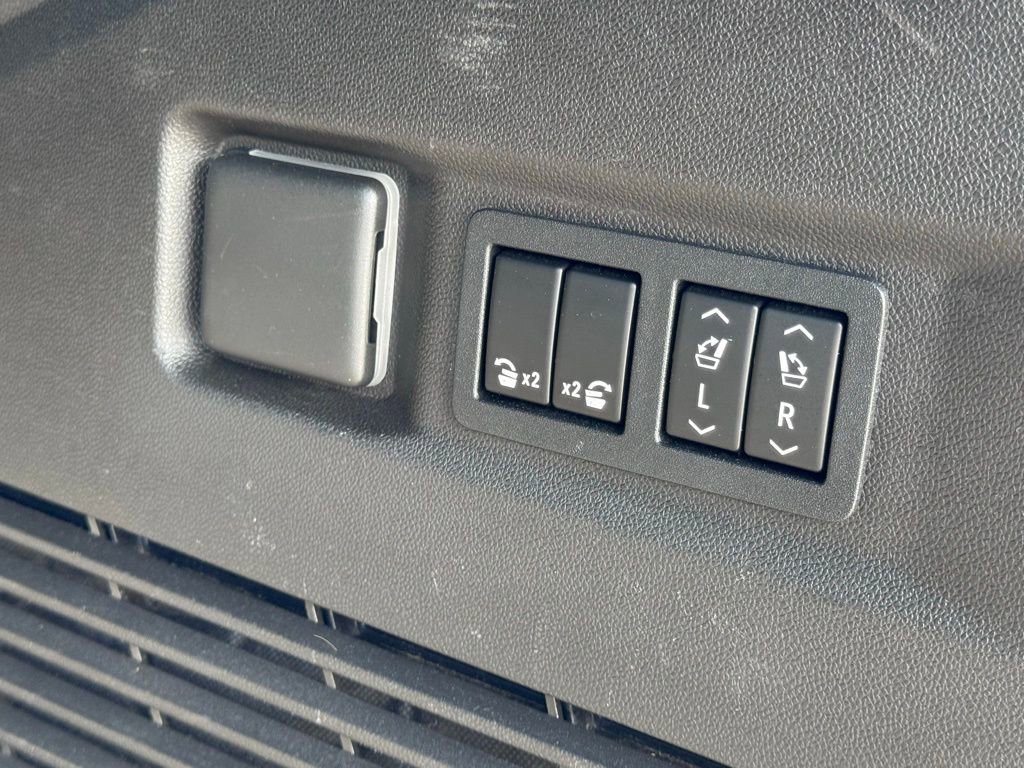 Used 2021 GMC Yukon Denali w/ Denali Ultimate Package image 46