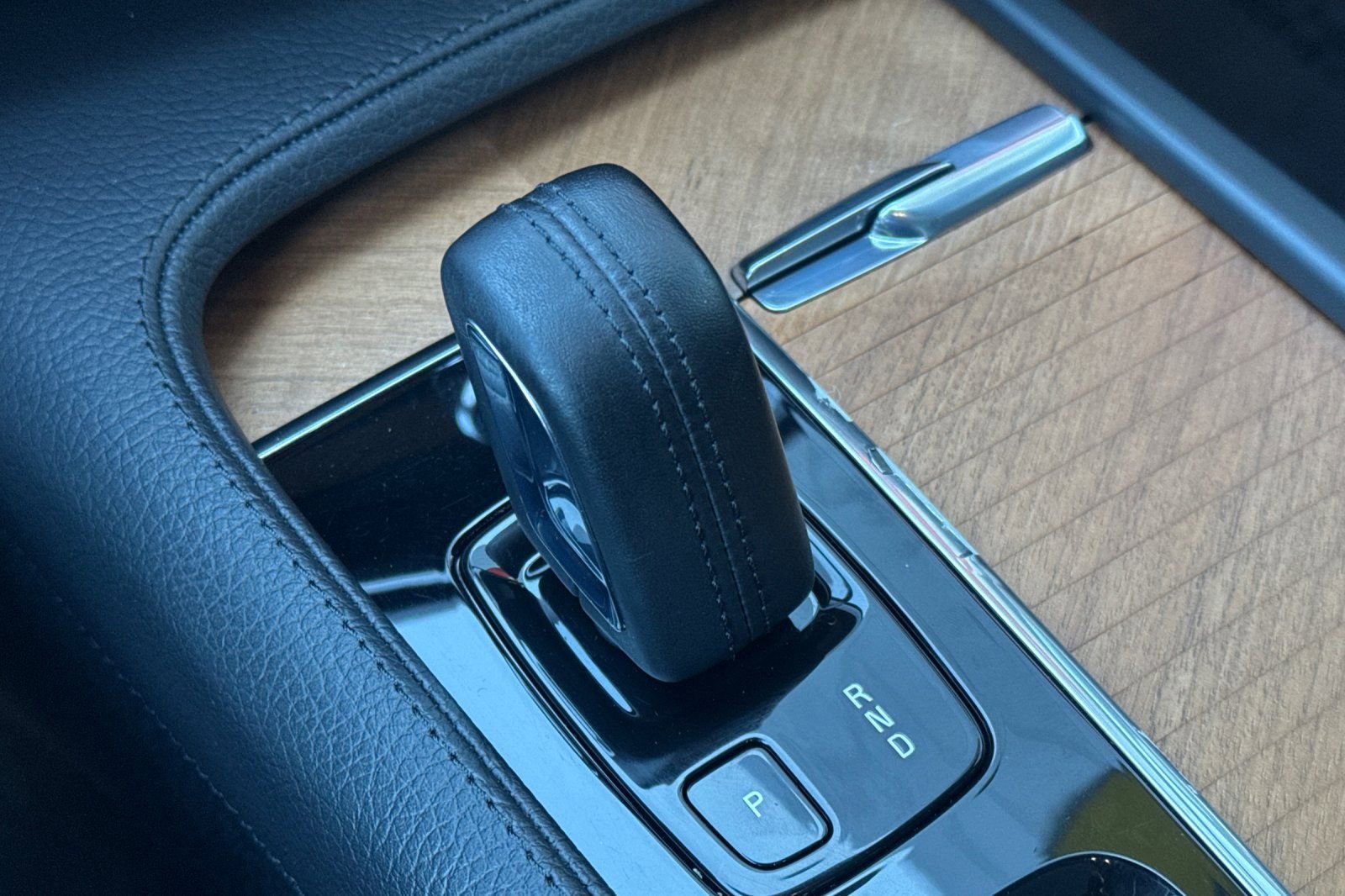 Used 2021 Volvo XC90 T8 Inscription Expression w/ Climate Package image 24