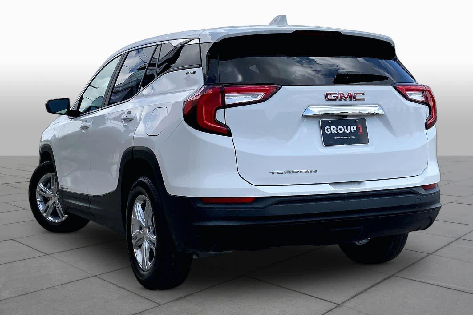 Used 2024 GMC Terrain SLE FWD image 11