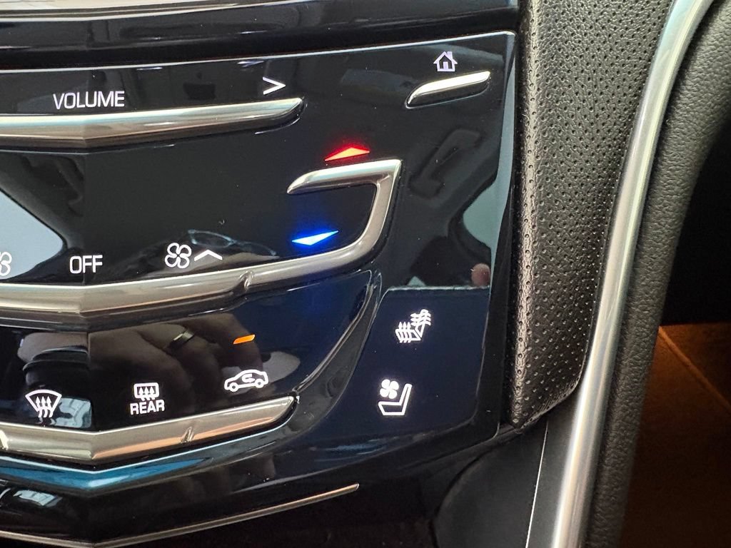Used 2019 Cadillac XTS Luxury FWD image 14