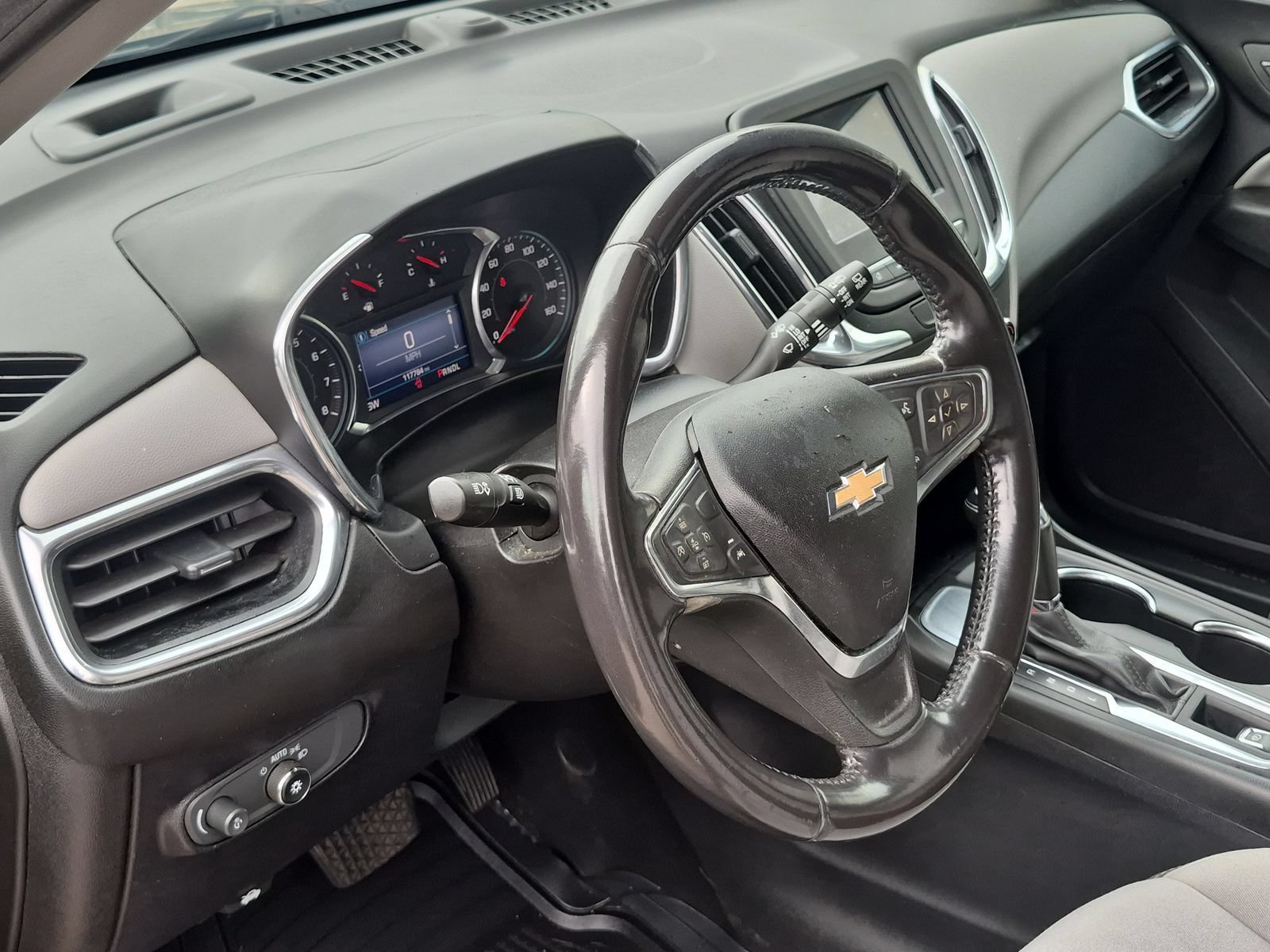 Used 2019 Chevrolet Equinox LT w/ Driver Convenience Package FWD image 11