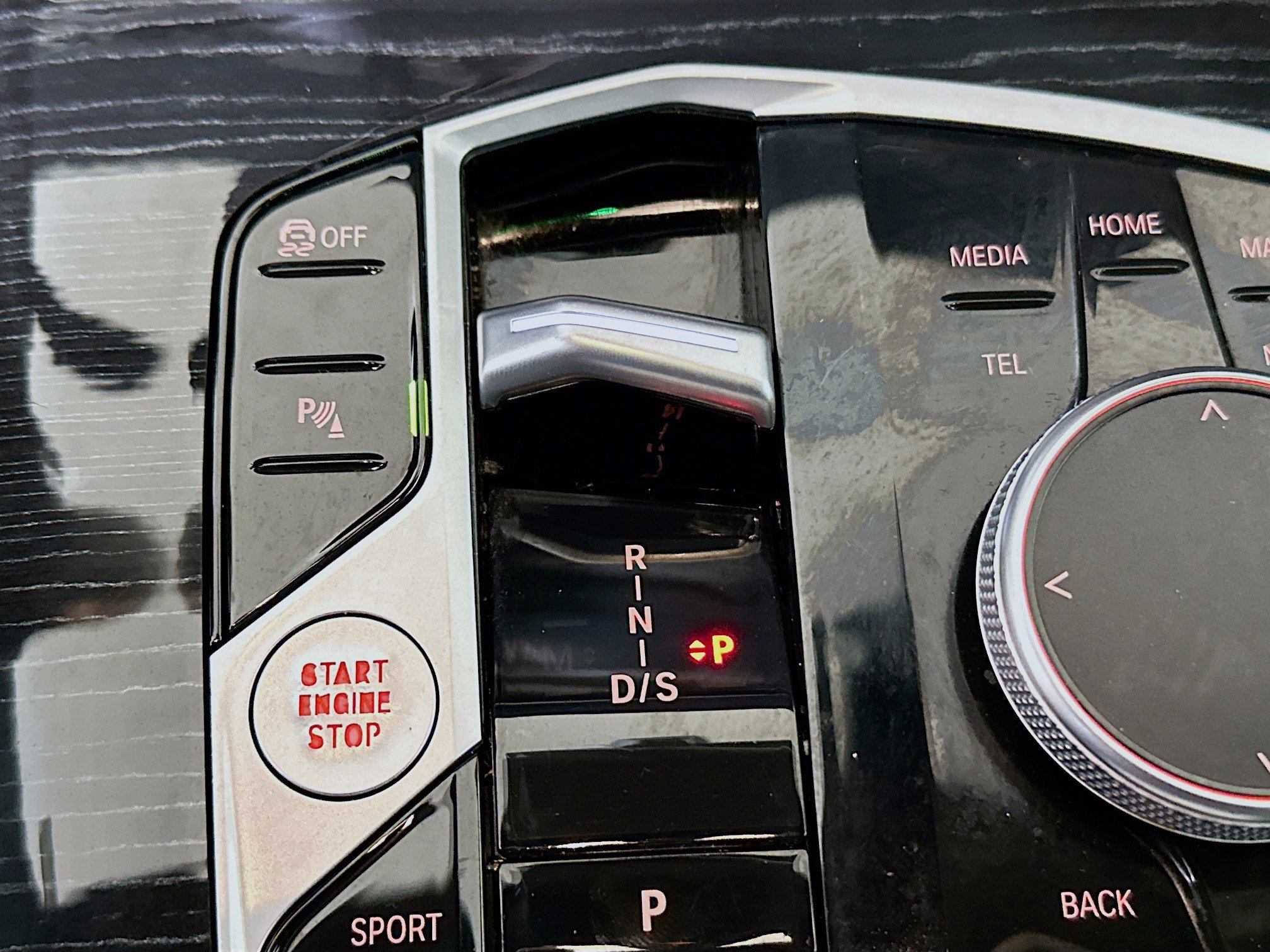 Used 2024 BMW X7 xDrive40i w/ M Sport Package image 21