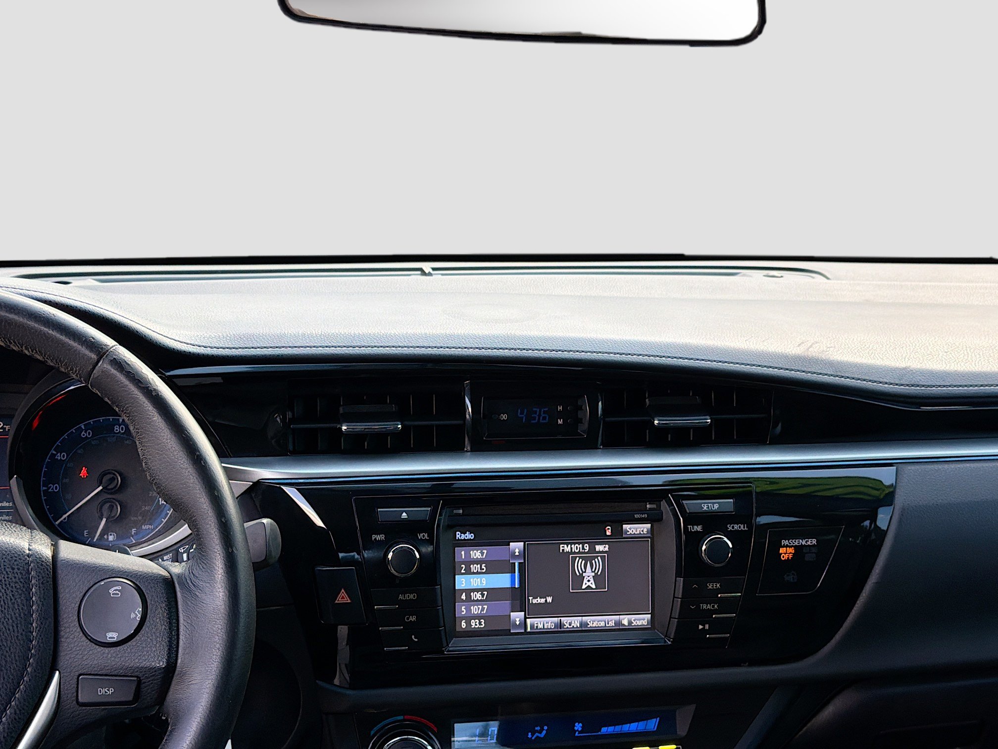 Used 2015 Toyota Corolla S image 18