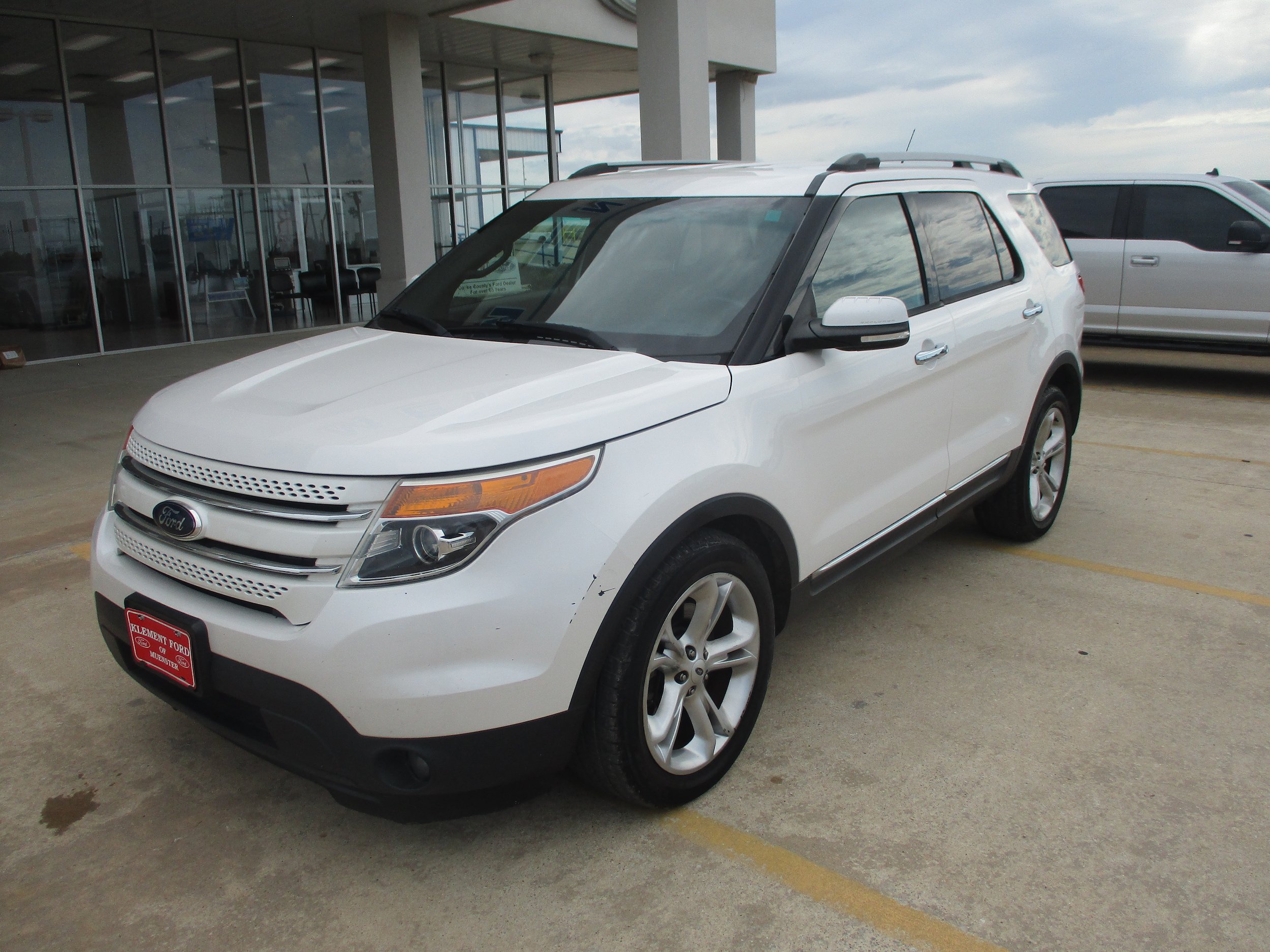 Used 2014 Ford Explorer Limited w/ Equipment Group 301A FWD image 2