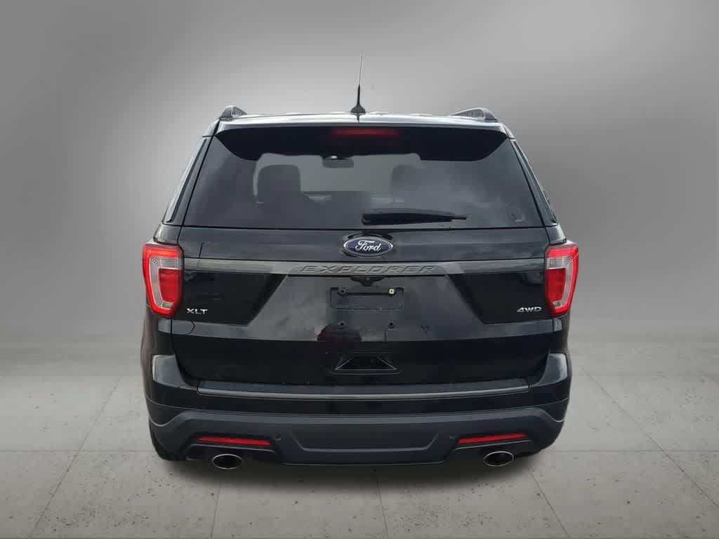 Used 2018 Ford Explorer XLT w/ Equipment Group 202A AWD/4WD image 5