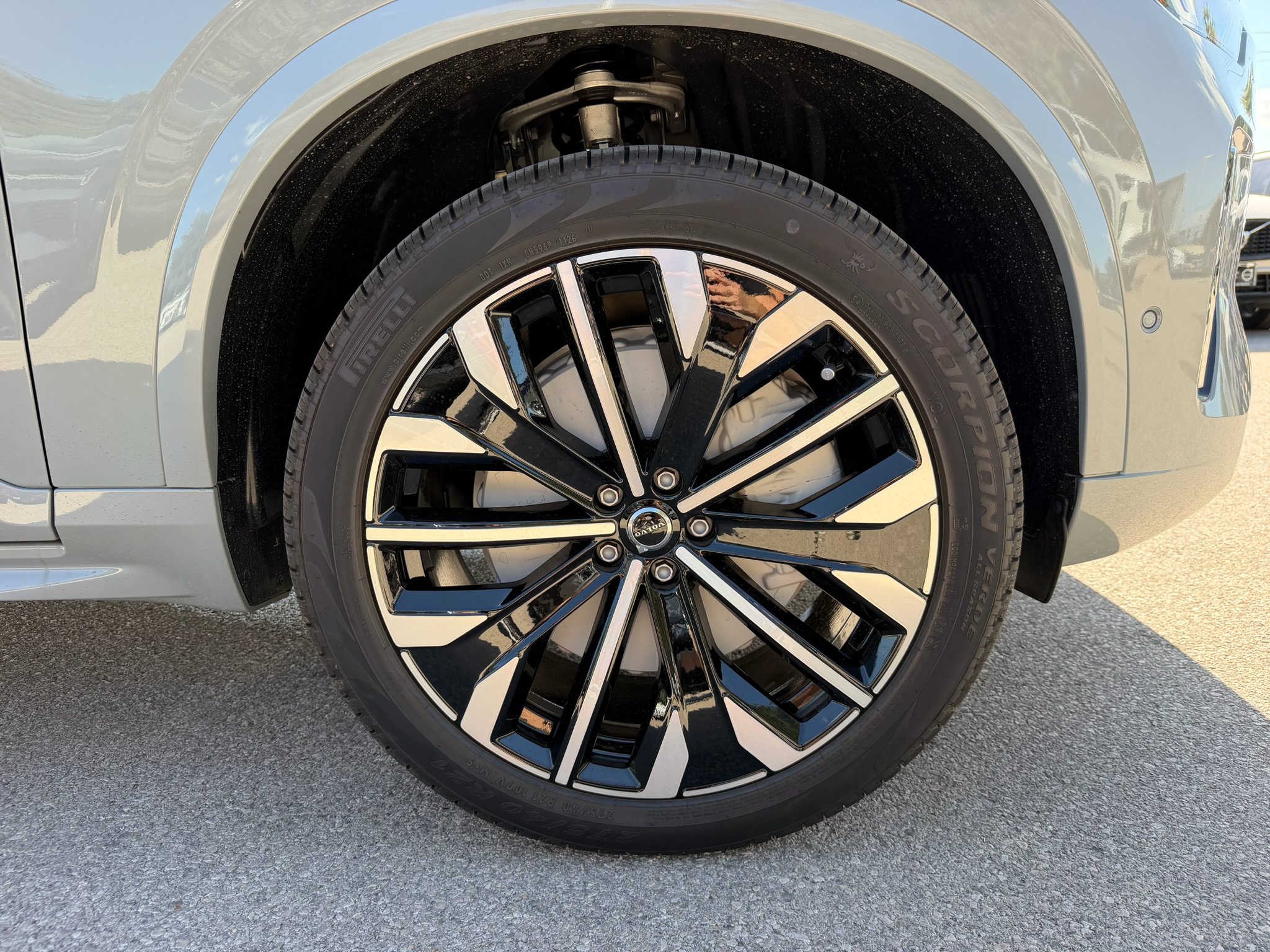 New 2027 Volvo XC90 T8 Bright AWD/4WD image 7